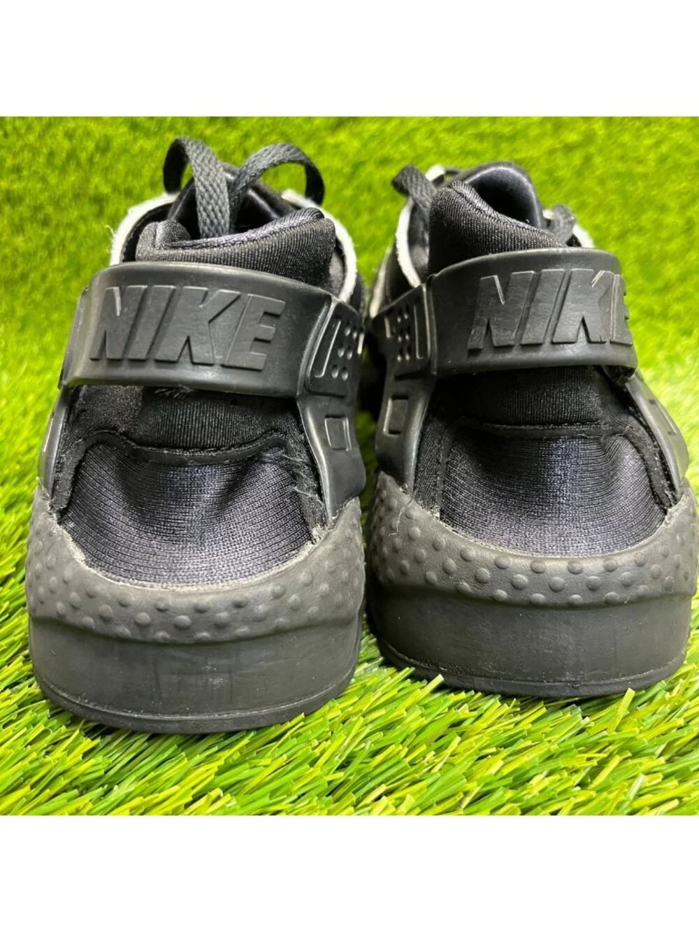 Nike Air Huarache Run Boys Size 7Y Triple Black Athletic Running Shoes Sneakers